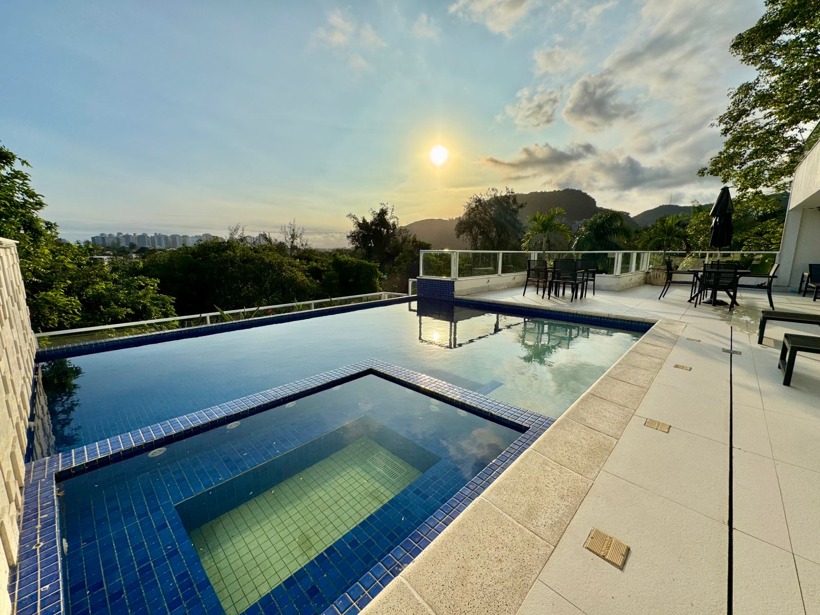 Seven Luxury Real State